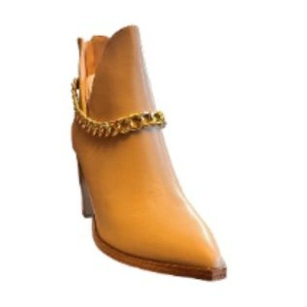 Women's Cutout, Almond Toe, Western Ankle Booties Size 7.5 New With Box